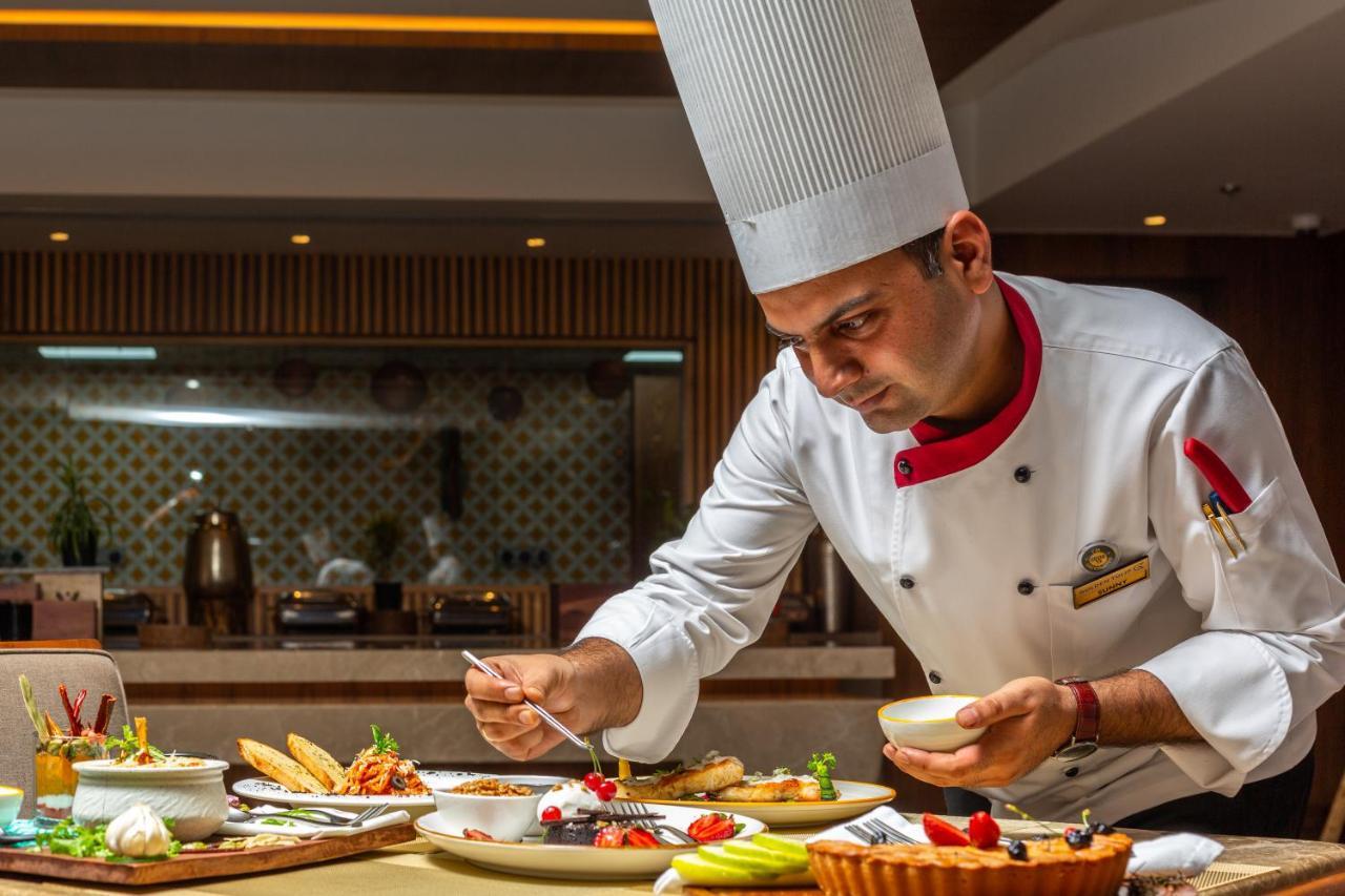 Hotel Golden Tulip Jalandhar Extérieur photo